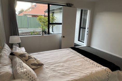 Photo of property in 2/162 Main Road, Redcliffs, Christchurch, 8081