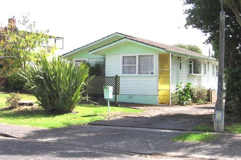 Photo of property in 6 Barnfield Place, Glendene, Auckland, 0602