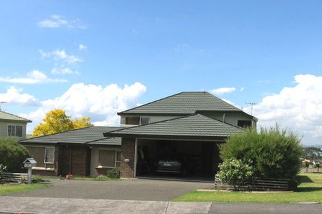 Photo of property in 7 Whiting Grove, West Harbour, Auckland, 0618