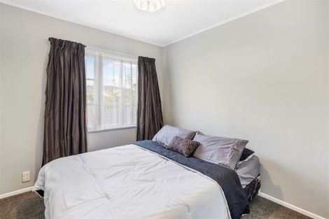 Photo of property in 104 Stewart Drive, Newlands, Wellington, 6037