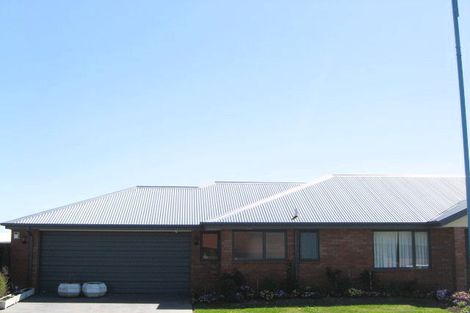 Photo of property in 75 Coolspring Way, Redwood, Christchurch, 8051