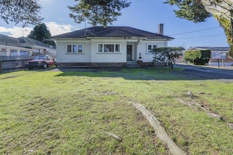 Photo of property in 56 Great South Road, Papakura, 2110
