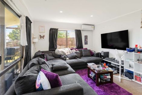 Photo of property in 2/17 Mcdougall Street, Manurewa East, Auckland, 2102