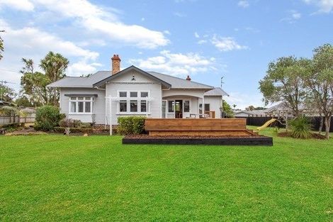 Photo of property in 14 Wallace Road, Mangere Bridge, Auckland, 2022