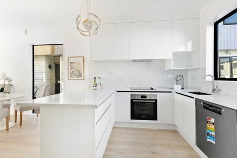 Photo of property in 7/101 Botany Road, Botany Downs, Auckland, 2010