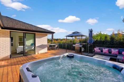 Photo of property in 40 Boocock Crescent, Orewa, 0931