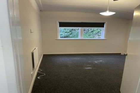 Photo of property in 6 Epsom Way, Karori, Wellington, 6012