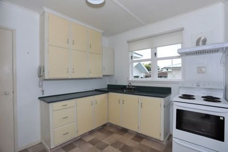 Photo of property in 2 Signal Street, Marton, 4710