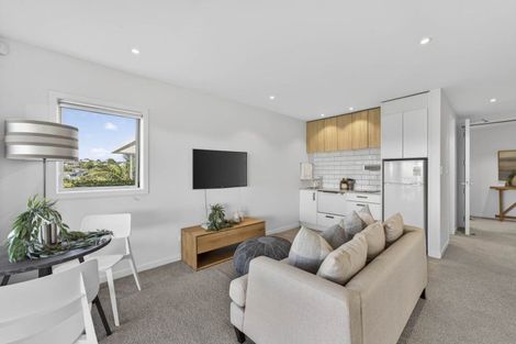 Photo of property in 7 Commodore Parry Road, Castor Bay, Auckland, 0620