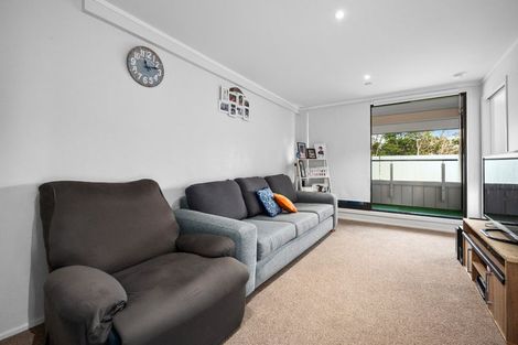 Photo of property in 13a/30 Westward Ho, Glen Eden, Auckland, 0602