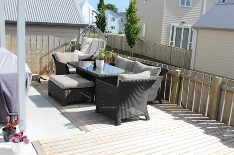 Photo of property in 18 Warbler Crescent, Papakura, 2110