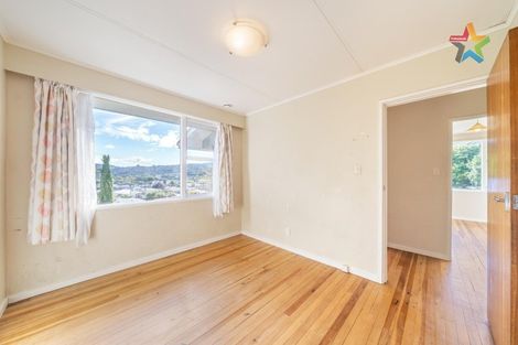 Photo of property in 29 Thomson Grove, Stokes Valley, Lower Hutt, 5019