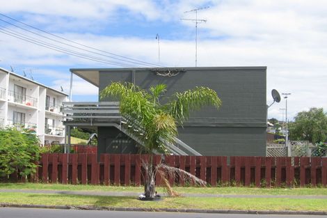Photo of property in 5/764 Beach Road, Browns Bay, Auckland, 0630