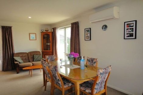 Photo of property in 4 Wai Place, One Tree Point, 0118