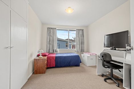 Photo of property in 12 Cowper Place, Avondale, Christchurch, 8061
