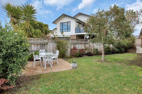 Photo of property in 5 Aarts Place, One Tree Point, 0118