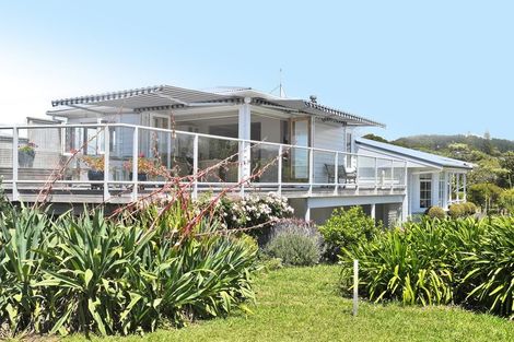 Photo of property in 1 Penguin Street, Leigh, 0985