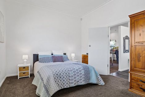 Photo of property in 43 Wood Street, Takaro, Palmerston North, 4410