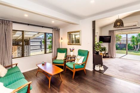 Photo of property in 36 Hollis Road, Paraparaumu Beach, Paraparaumu, 5032