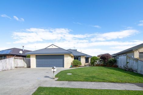Photo of property in 12 Aspen Way, Kelvin Grove, Palmerston North, 4414