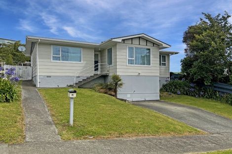 Photo of property in 3 Christchurch Crescent, Kelson, Lower Hutt, 5010