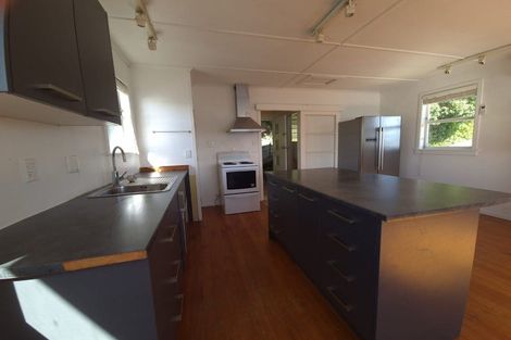 Photo of property in 37 Seaview Road, Paremata, Porirua, 5024