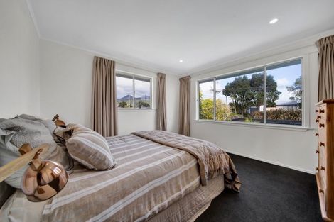 Photo of property in 27 Wairau Road, Oakura, 4314