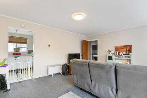 Photo of property in 270a Wellington Road, Wainuiomata, Lower Hutt, 5014