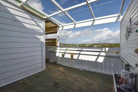 Photo of property in 4/141 Colwill Road, Massey, Auckland, 0614