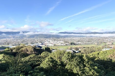 Photo of property in 35 Percy Kinsman Crescent, Riverstone Terraces, Upper Hutt, 5018