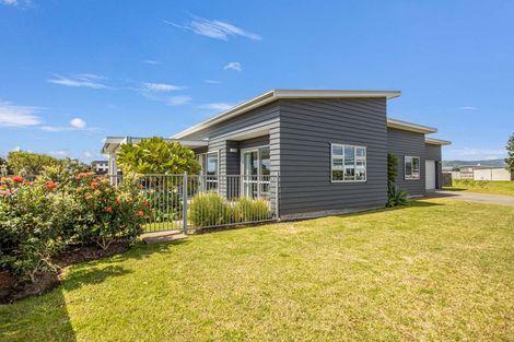 Photo of property in 139 Rangiora Crescent, Matarangi, Whitianga, 3592