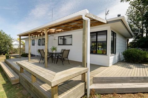 Photo of property in 90 Eversham Road, Mount Maunganui, 3116