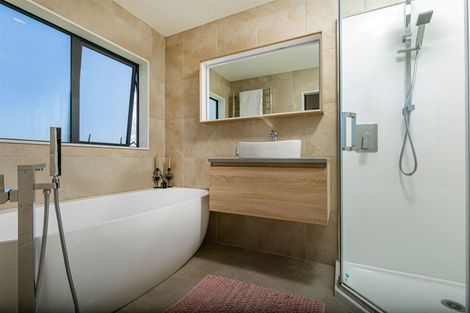 Photo of property in 22 View Ridge Drive, Ranui, Auckland, 0612