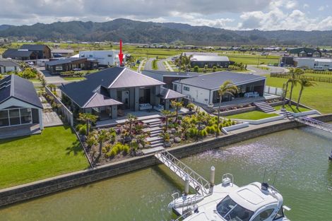 Photo of property in 13 Awatea Drive, Whitianga, 3510