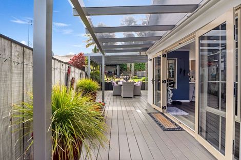 Photo of property in 62 Cairns Crescent, Rototuna, Hamilton, 3210