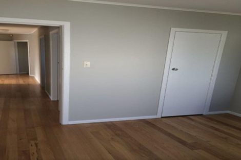 Photo of property in 45 Glen Marine Parade, Glendene, Auckland, 0602