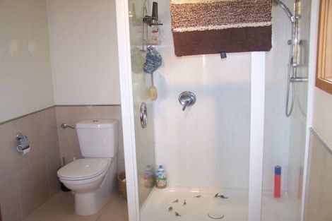 Photo of property in 32 Marine Parade, Mellons Bay, Auckland, 2014