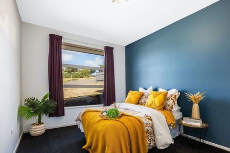 Photo of property in 1 Aoraki Rise, Aotea, Porirua, 5024