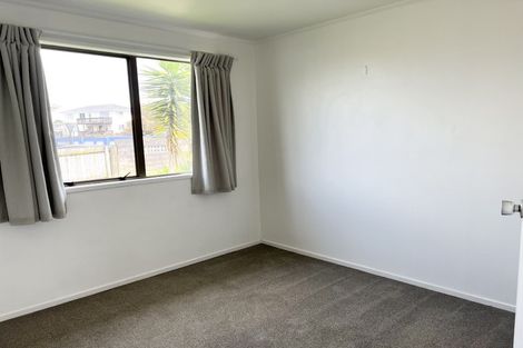 Photo of property in 67 Hyperion Drive, Randwick Park, Auckland, 2105