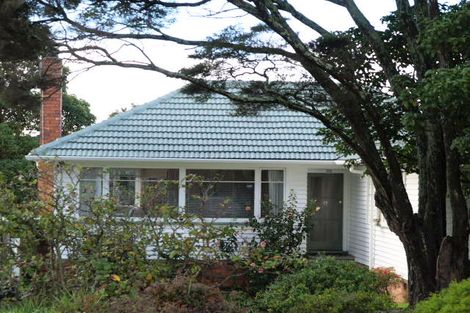 Photo of property in 48 Botany Road, Botany Downs, Auckland, 2010