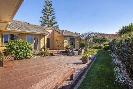Photo of property in 28 Plateau Heights, Mount Maunganui, 3116