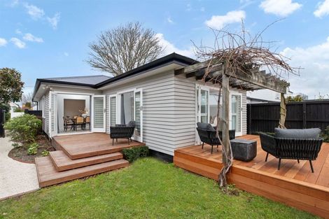 Photo of property in 51 Hawkesbury Avenue, St Albans, Christchurch, 8014