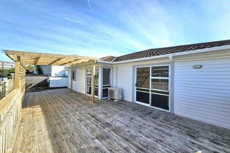 Photo of property in 10 Paritutu Road, Spotswood, New Plymouth, 4310