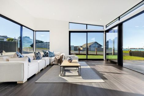 Photo of property in 17 Richmond Street, Waimataitai, Timaru, 7910