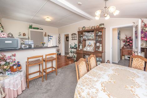 Photo of property in 27 Miro Street, Castlecliff, Whanganui, 4501