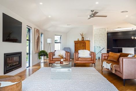 Photo of property in 32a Braemar Road, Castor Bay, Auckland, 0620