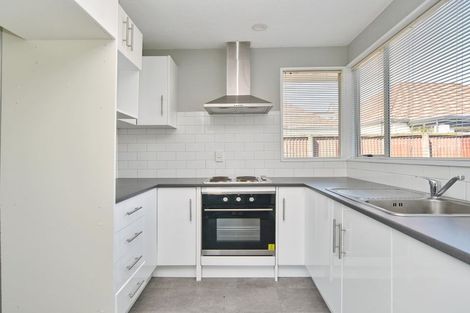 Photo of property in 3/2 Broadbent Street, Riccarton, Christchurch, 8041