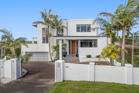 Photo of property in 15 Courtneys, West Harbour, Auckland, 0618