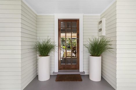 Photo of property in 9 Korau Road, Greenlane, Auckland, 1051