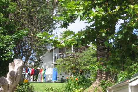 Photo of property in 10 Glen Road, Stanley Point, Auckland, 0624